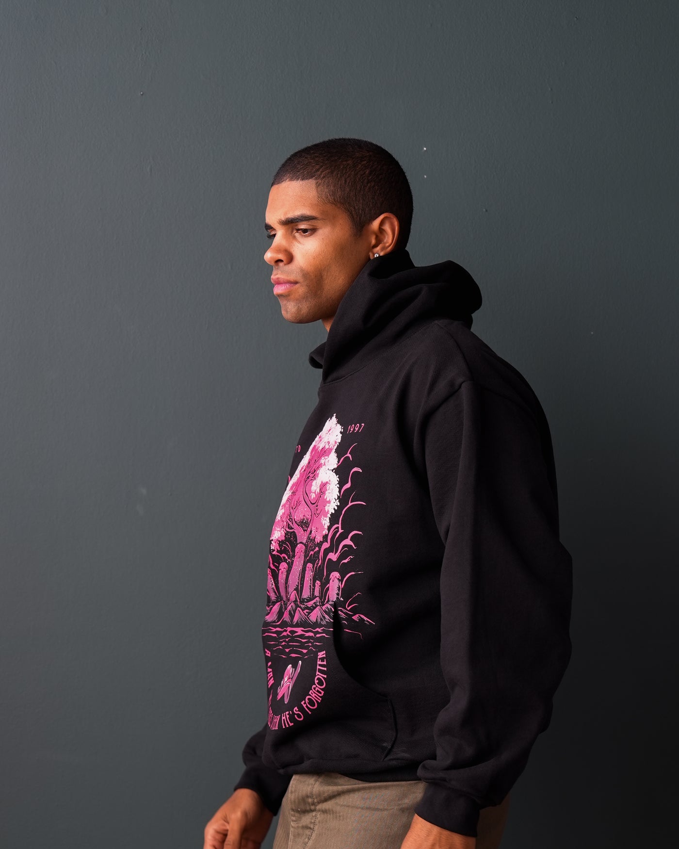 Drum Island Hoodie / Black