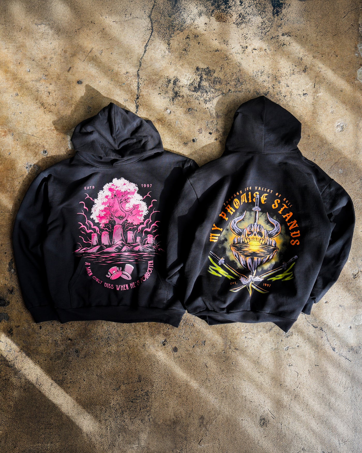 Drum Island Hoodie / Black